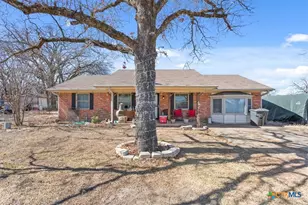 301 Liberty St, Gatesville, TX 76528 - Photo 1