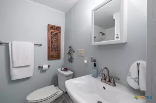 114 N College St, Gonzales, TX 78629 - Photo 23