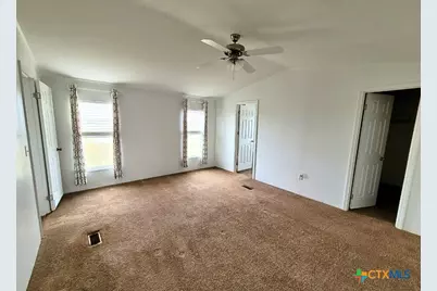 2072 County Road 421, Stockdale, TX 78160 - Photo 19