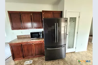 2072 County Road 421, Stockdale, TX 78160 - Photo 15