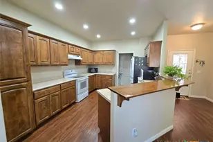 1614 Calvin Loop, New Braunfels, TX 78130 - Photo 3