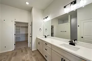 914 Alice Cir, Temple, TX 76502 - Photo 11