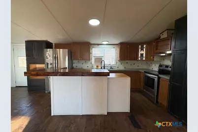 590 Lee Street, Victoria, TX 77905 - Photo 9