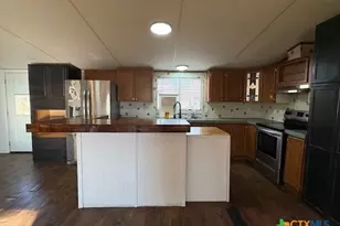 590 Lee St, Victoria, TX 77905 - Photo 9