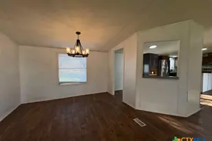 590 Lee St, Victoria, TX 77905 - Photo 5