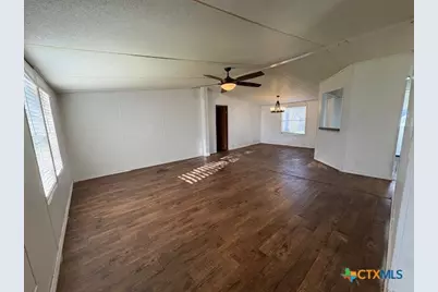 590 Lee Street, Victoria, TX 77905 - Photo 3