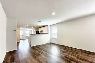 549 Autumn Blaze, New Braunfels, TX 78130 - Photo 5