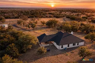 705 Indian Hills Rd, Gatesville, TX 76528 - Photo 7