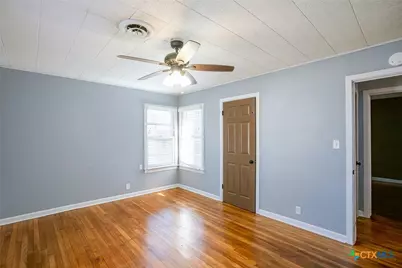 1705 E Poplar Avenue, Victoria, TX 77901 - Photo 11