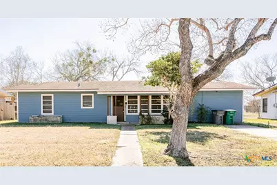1705 E Poplar Avenue, Victoria, TX 77901 - Photo 1
