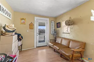 173 Co Rd 458A, Thorndale, TX 76577 - Photo 23