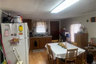 708 W Ave C, Lampasas, TX 76550 - Photo 3