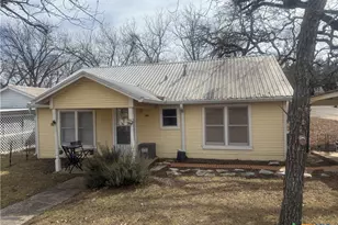 708 W Ave C, Lampasas, TX 76550 - Photo 1