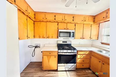 910 Leonhard Street, Copperas Cove, TX 76522 - Photo 9