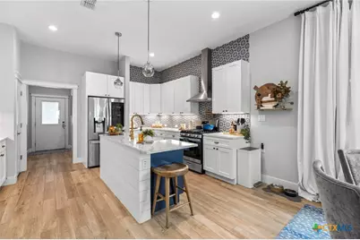 835 Cross Street, New Braunfels, TX 78130 - Photo 9