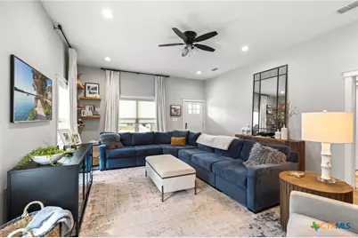 835 Cross Street, New Braunfels, TX 78130 - Photo 3