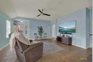 2210 Meadow View Dr, San Marcos, TX 78666 - Photo 5