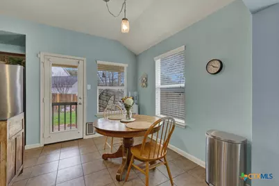 2210 Meadow View Drive, San Marcos, TX 78666 - Photo 11