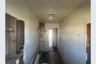 1701 E Walnut Avenue, Victoria, TX 77901 - Photo 9