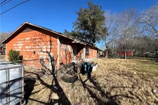 1701 E Walnut Ave, Victoria, TX 77901 - Photo 3