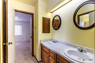 209 Coventry Ln, Seguin, TX 78155 - Photo 37