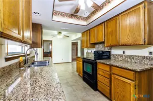 209 Coventry Ln, Seguin, TX 78155 - Photo 9