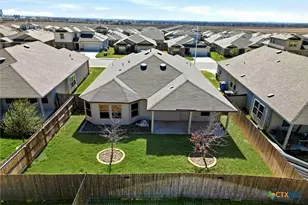 1132 Amber Lk, Seguin, TX 78155 - Photo 7