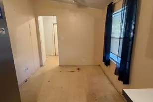 811 Cadwell, Yoakum, TX 77954 - Photo 13