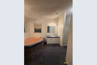 811 Cadwell, Yoakum, TX 77954 - Photo 9