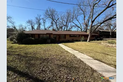3221 W Avenue R, Temple, TX 76504 - Photo 1