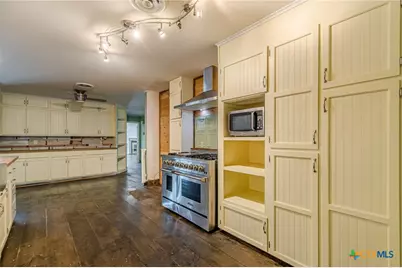 17 Ridge Drive, New Braunfels, TX 78130 - Photo 9