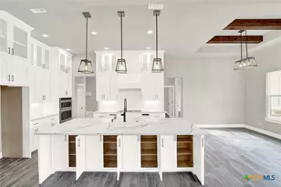 100 Hondo Rdg, La Vernia, TX 78121 - Photo 9