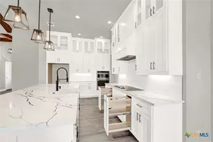 100 Hondo Rdg, La Vernia, TX 78121 - Photo 11