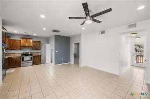 22914 Skila Dr, Elmendorf, TX 78112 - Photo 3