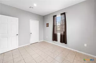 22914 Skila Dr, Elmendorf, TX 78112 - Photo 15