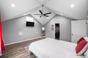 22914 Skila Dr, Elmendorf, TX 78112 - Photo 21