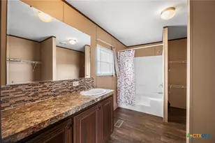 3814 New Mathis Rd, Elmendorf, TX 78112 - Photo 7