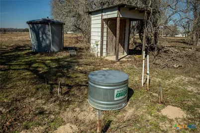 1387 County Road 304, Floresville, TX 78114 - Photo 35