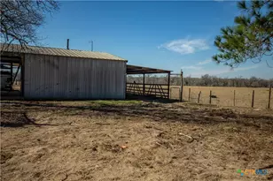 1387 County Rd 304, Floresville, TX 78114 - Photo 31