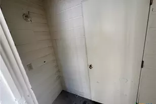 209 Lackey St, Cuero, TX 77954 - Photo 13