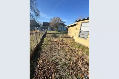 209 Lackey Street, Cuero, TX 77954 - Photo 17