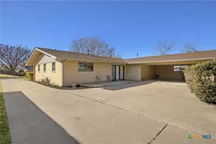120 N 29th St, Gatesville, TX 76528 - Photo 23