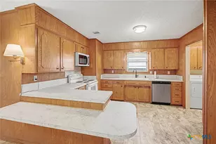 120 N 29th St, Gatesville, TX 76528 - Photo 7