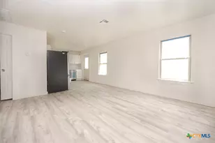 1010 S 4th St, Temple, TX 76504 - Photo 9