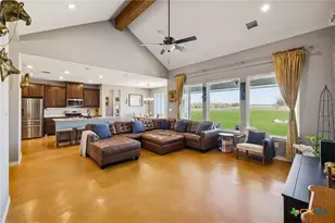 5476 County Rd 427, Stockdale, TX 78160 - Photo 9