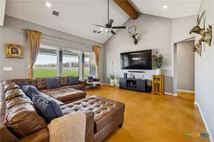 5476 County Rd 427, Stockdale, TX 78160 - Photo 9