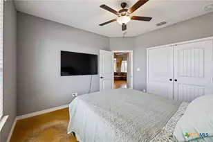 5476 County Rd 427, Stockdale, TX 78160 - Photo 23