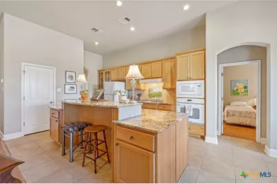 1525 Fm 1704, Elgin, TX 78621 - Photo 11