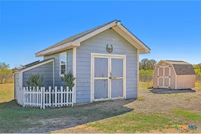 1525 Fm 1704, Elgin, TX 78621 - Photo 33