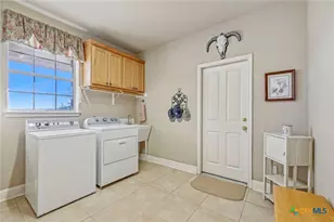 1525 Fm 1704, Elgin, TX 78621 - Photo 27